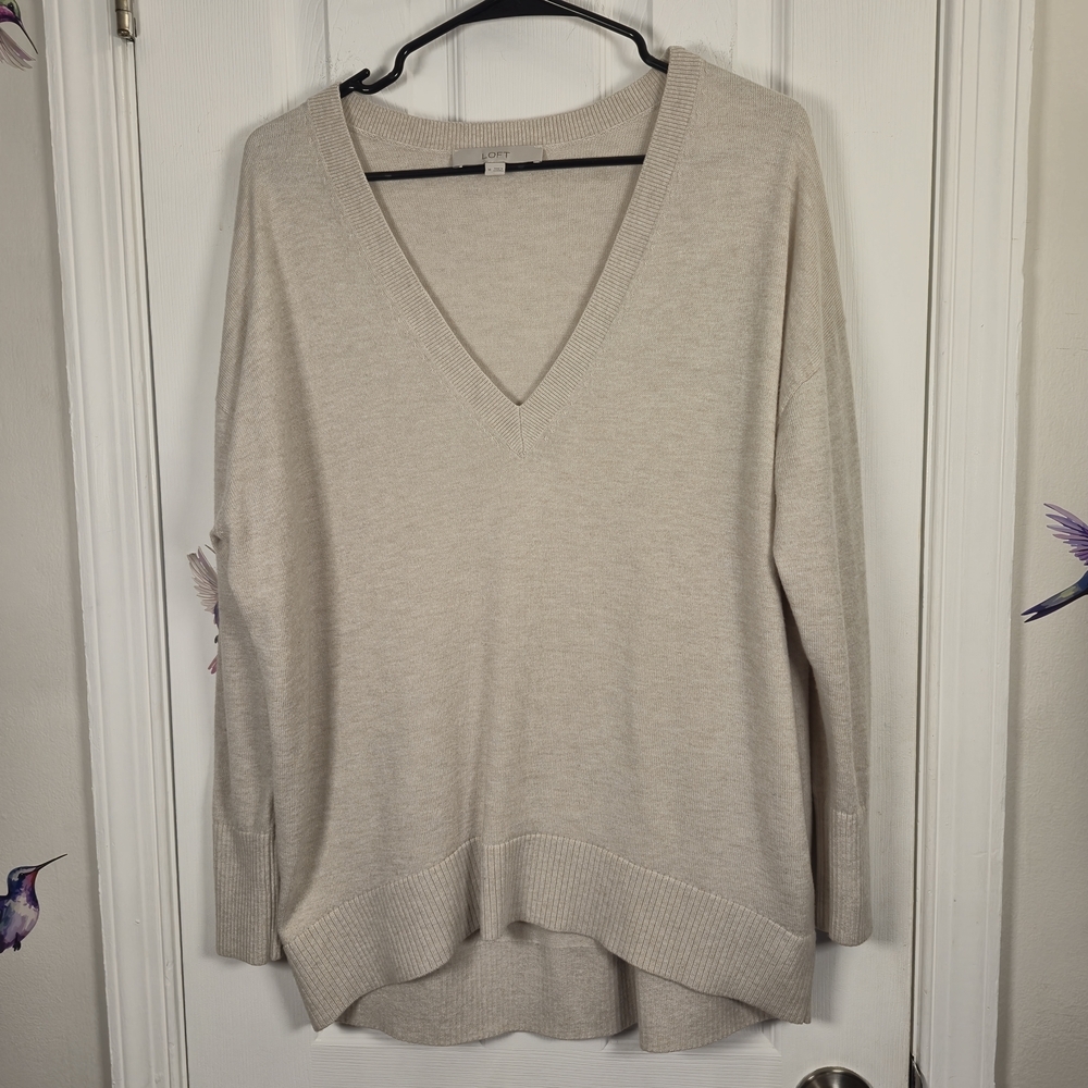LOFT Cream V-Neck Oversized Tunic Sweater Size Medium Minimalist Coquette